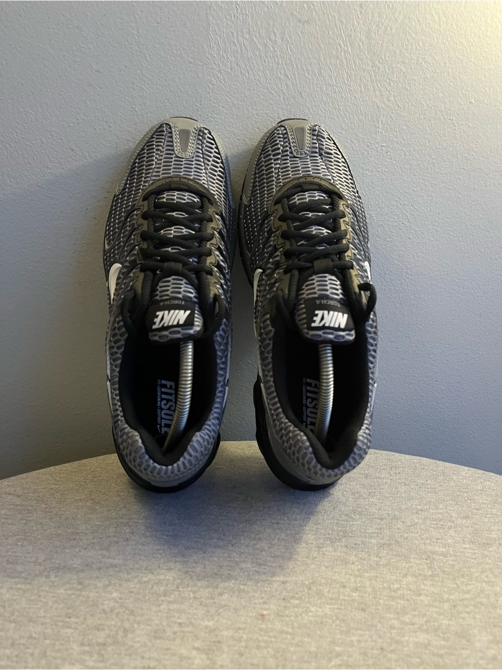 Nike Air Max Torch 4 Cool Grey White Black Athletic Men Shoes Size 10 343846-012 - Picture 8 of 12